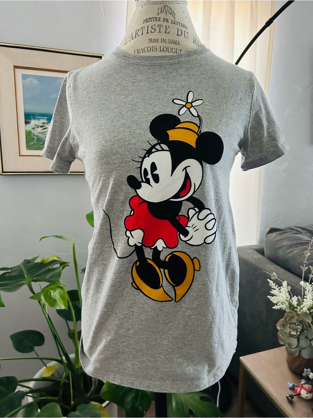Disney Minnie Mouse character gray t-shirt featuring a velvet felt print design.